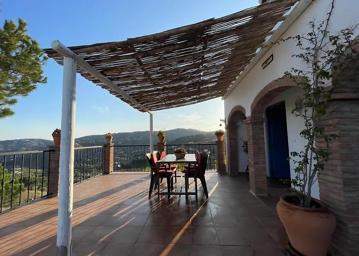 Villa En Frigiliana Con Piscina Y Jacuzzi