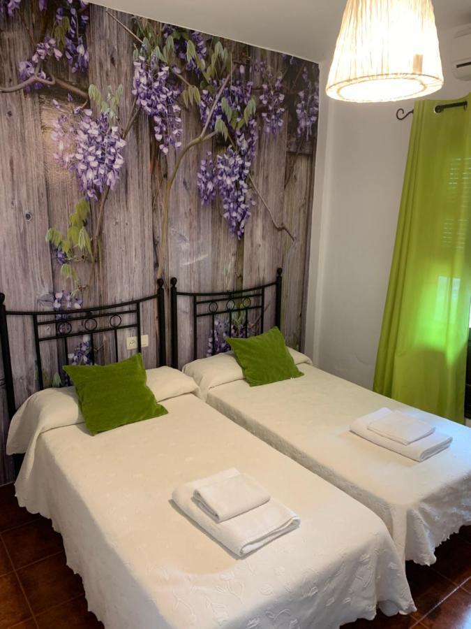 En Con Piscina Y Jacuzzi Holiday home
