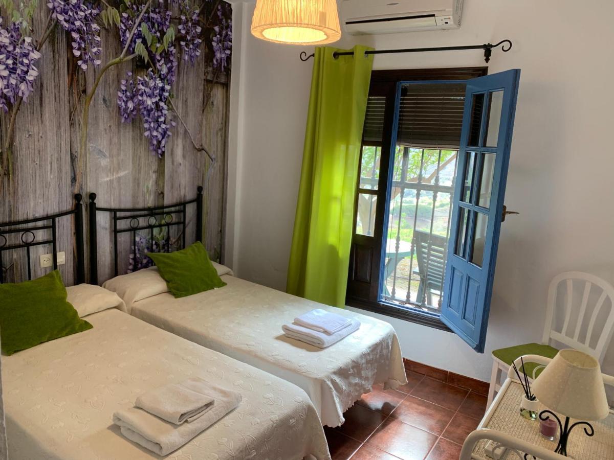 En Con Piscina Y Jacuzzi Holiday home *